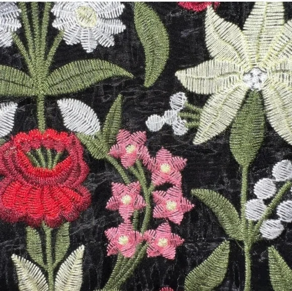 LUCY PARIS Vibrant Embroidered Floral A-Line Mini Skirt Size Small - Picture 5 of 11